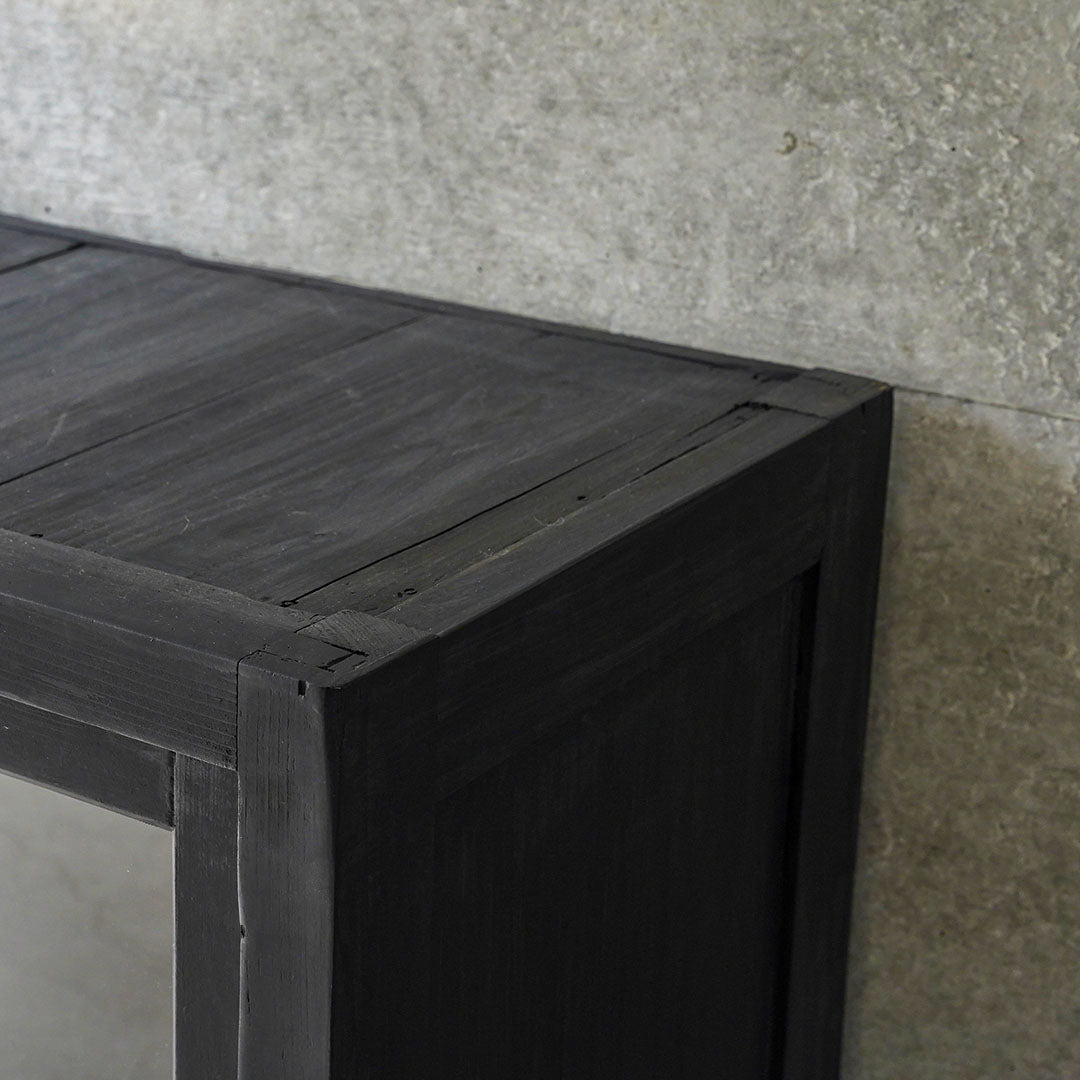 Side Board