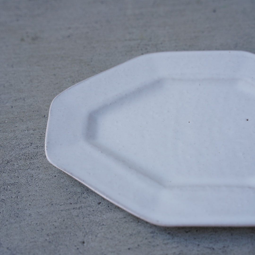 marais/Marais Octagonal Plate (Small Dish), White, Red Clay