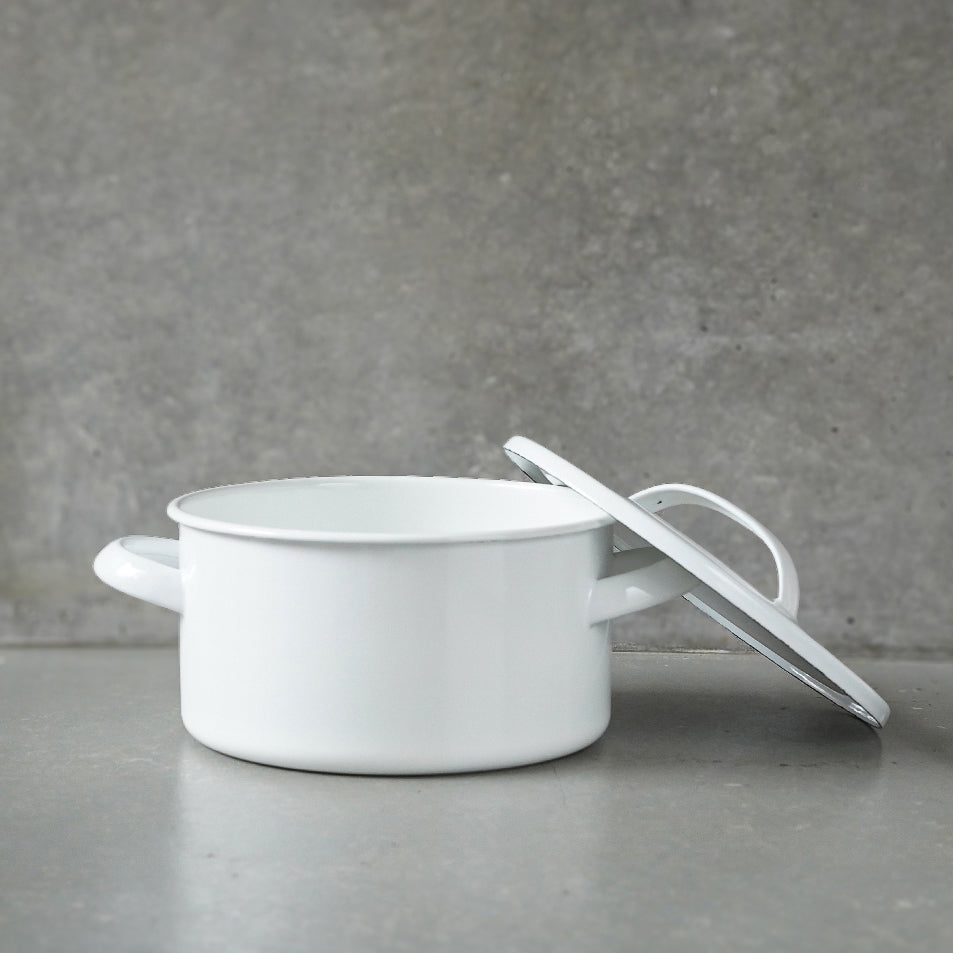 月兎印 キャセロール 19cm ホワイト