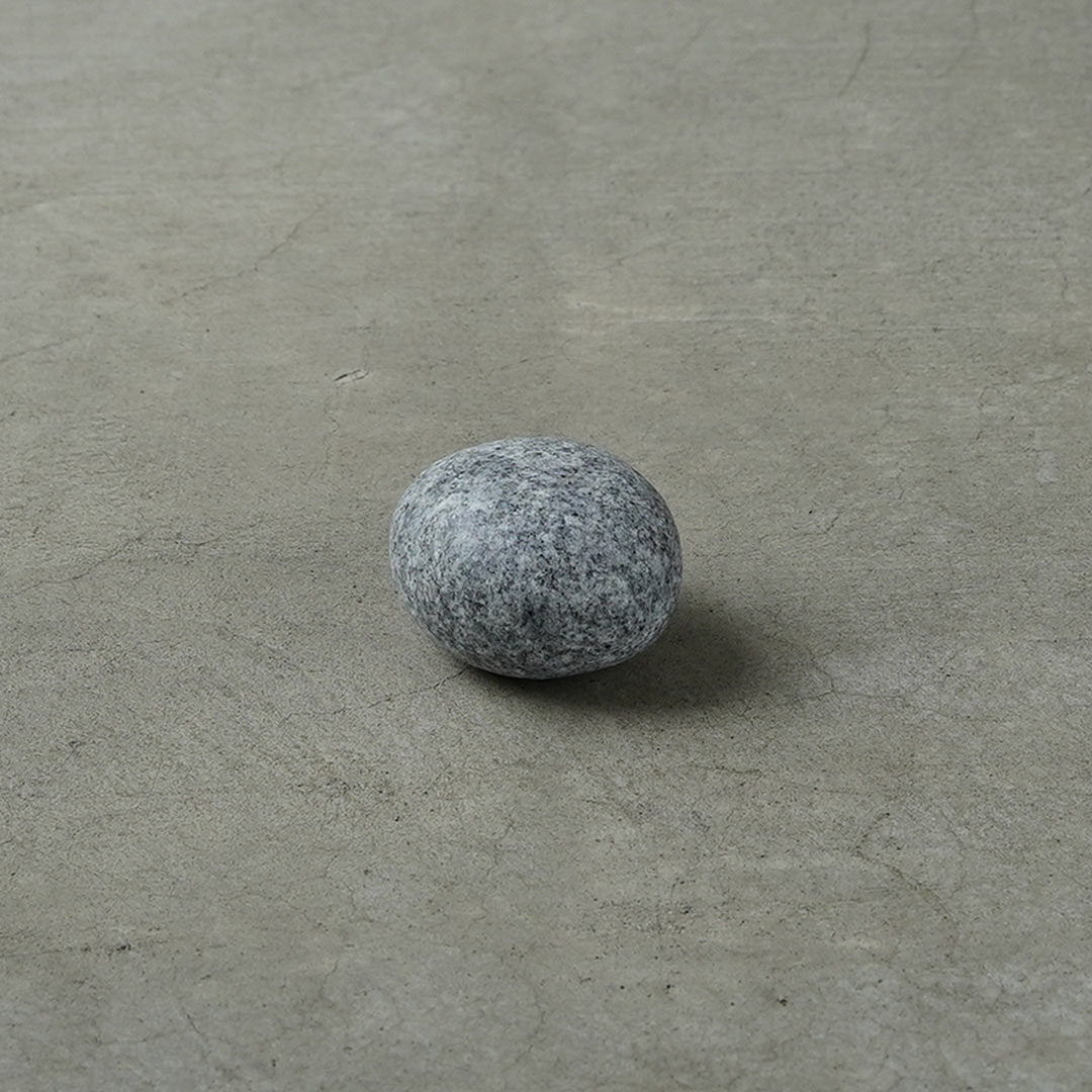 AJI PROJECT OT - PAPER WEIGHT / komame