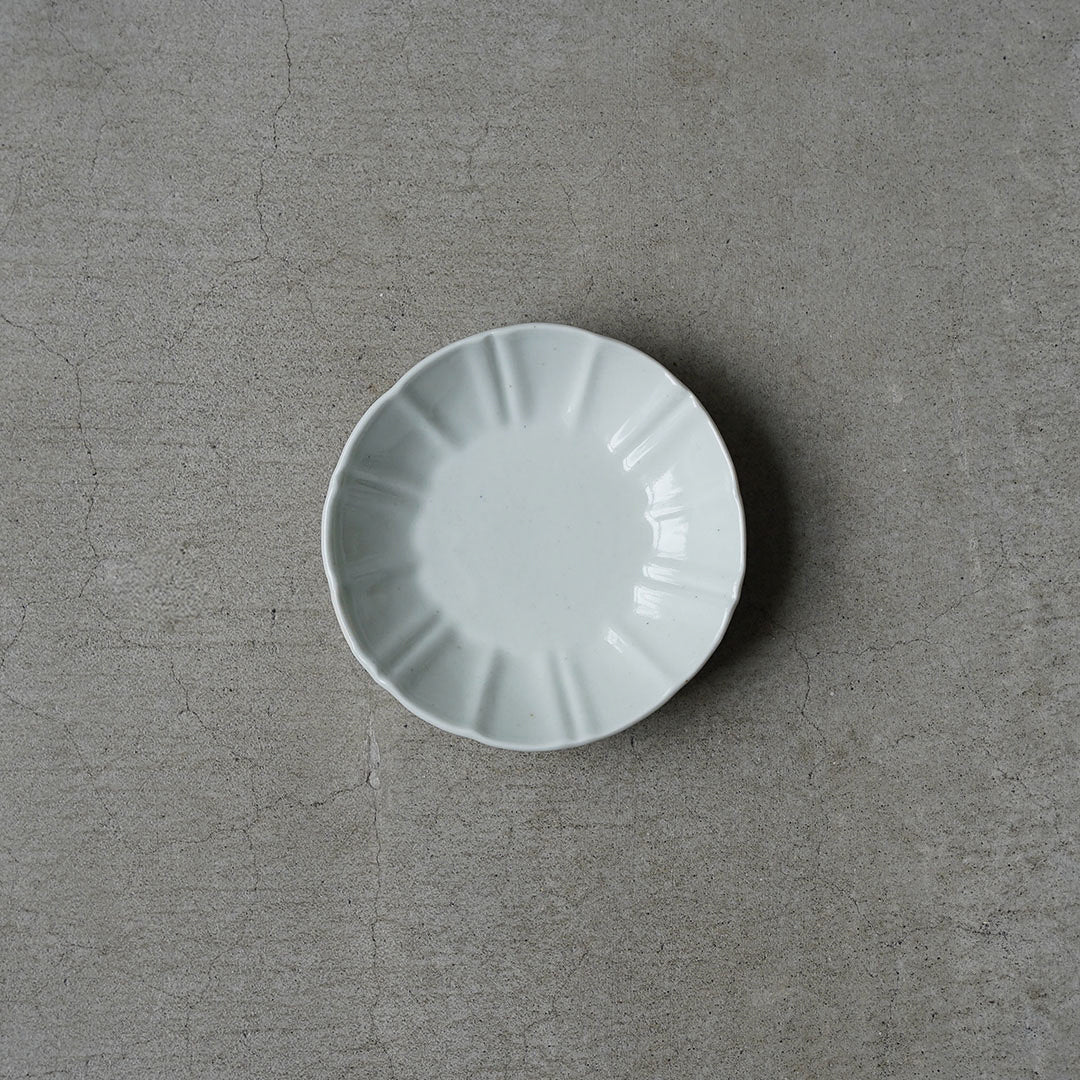 Kasen Kiln White Porcelain Morning Glory Shaped Small Bowl