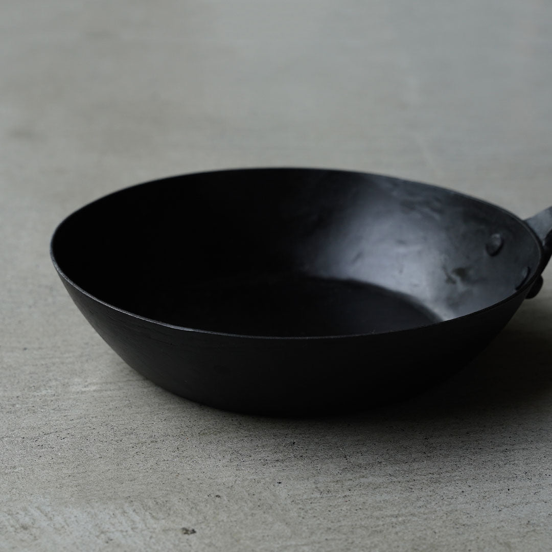 Yamago Blacksmith Slightly Deeper Frying Pan 26cm