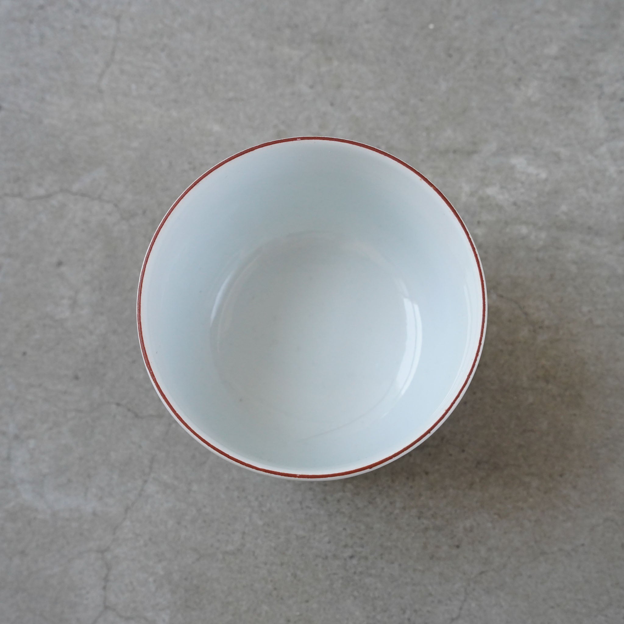 Kutani Ware Iroe Aka Dama Rakumon (Red Ball Rakumon)