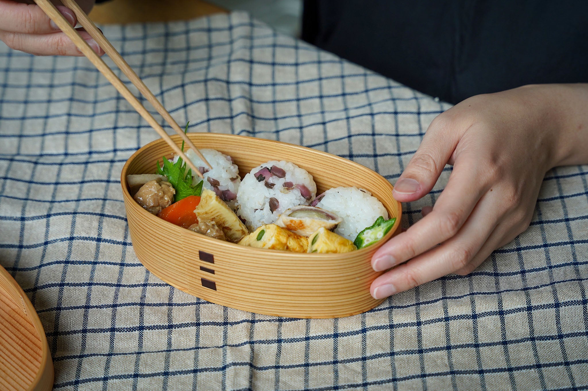 盆栽鉢 水盤 鳥のレリーフ 素焼きの鉢 陶器製オープントップボウル 1点物 アメノイエ