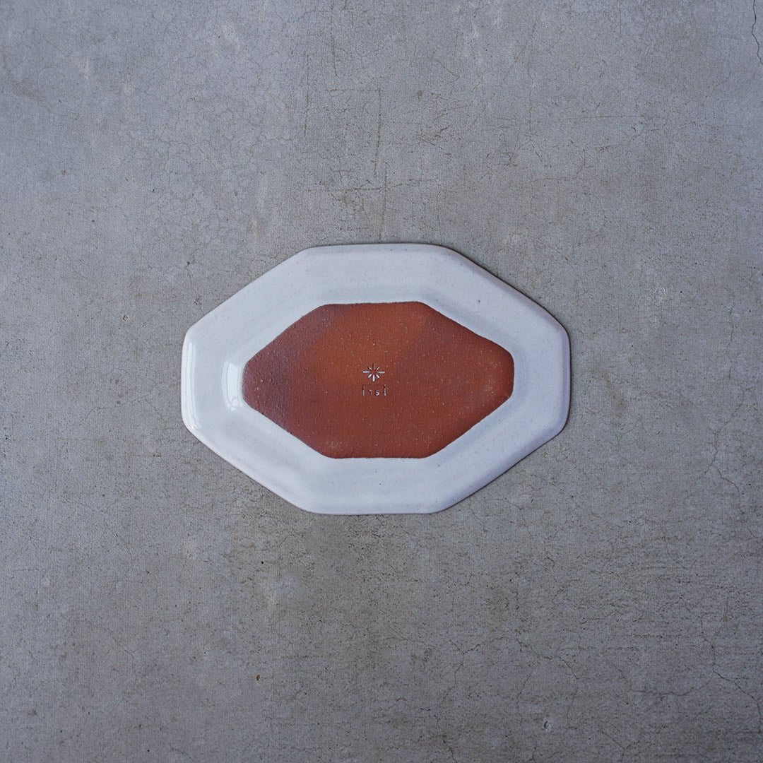 marais/Marais Octagonal Plate (Small Dish), White, Red Clay