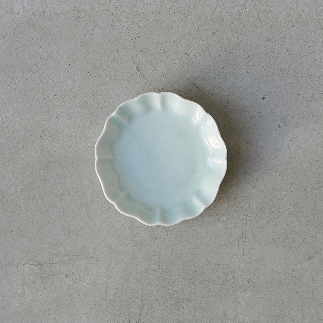 White porcelain 3-inch fluted plate