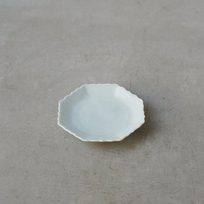 白瓷 輪花4寸皿