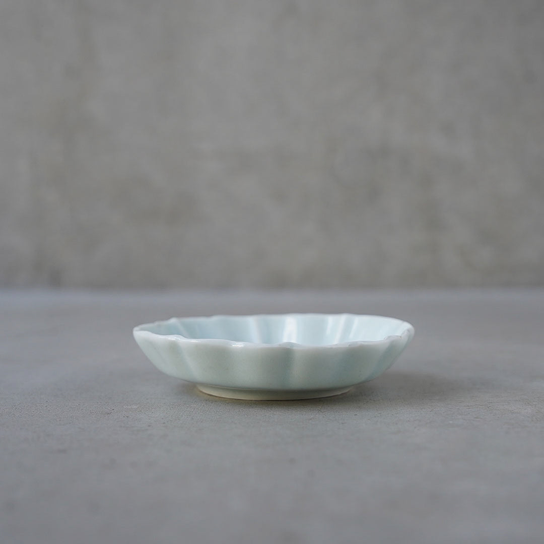 White porcelain 3-inch fluted plate