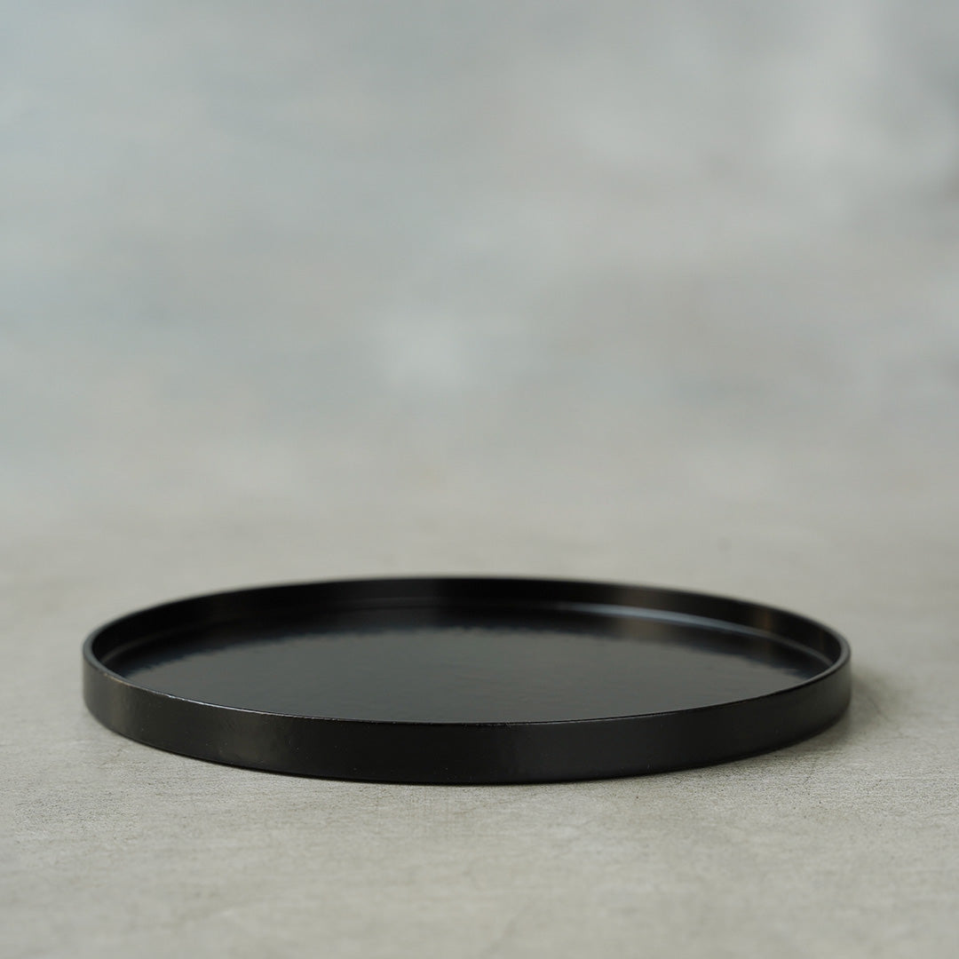 Hinao Shikki Naoemon 1 Shaku (12 in.) Round Tray, Black Tame