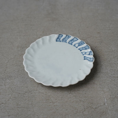 Kasen Kiln White Porcelain Twist Flower Dyed Pattern Four-inch Plate