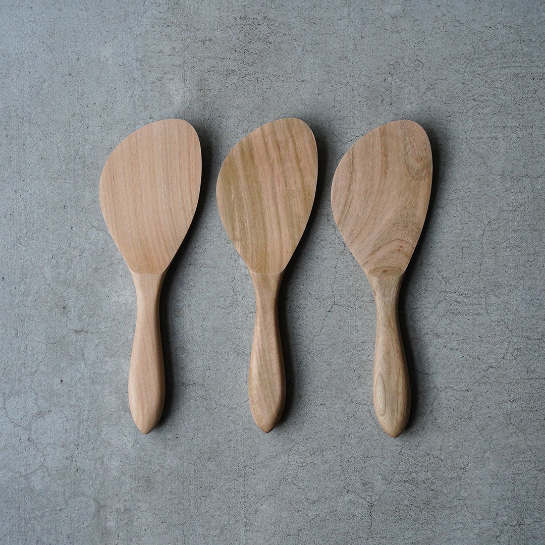 宮島工芸製作所 丸柄ナナメ杓子 – アメノイエ