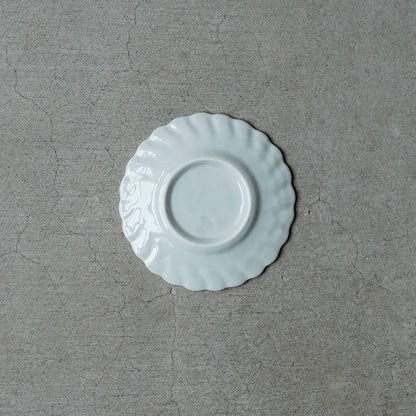 嘉泉窯 白瓷捻輪花四寸皿