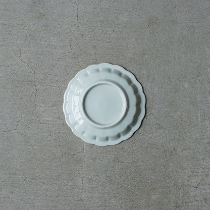 嘉泉窯 白瓷菊小皿