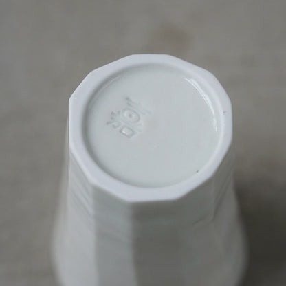 嘉泉窯 白瓷捻削り出しコップ