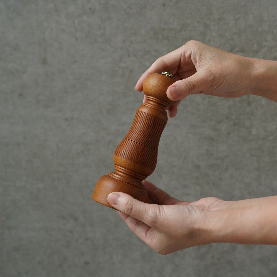 Woodwork Yamani Pepper Mill 6 Luffa